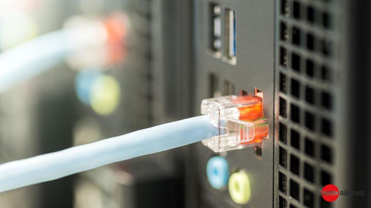 Bilgisayarınız Siyah Ekran Açılıyor ve 'Exiting PXE ROM' Hatası mı Veriyor? Çözümü Çok Basit!
