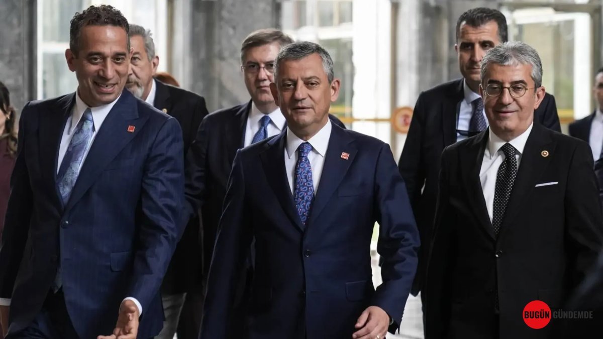 CHP'de Şok Gelişme: Parti İçi Savaş Kızıştı! MYK'nın 9 Vekili İhraç Talebiyle Sarsılan CHP'de Yeni Cephe Açılıyor