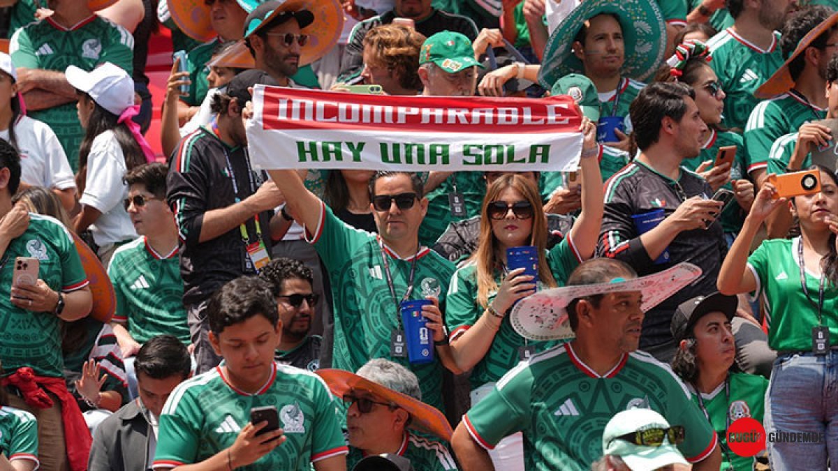 Mexico City'de Dünya Kupası Coşkusu Yerini Kaosa Bıraktı: Binlerce Kişi Sokaklara Döküldü!