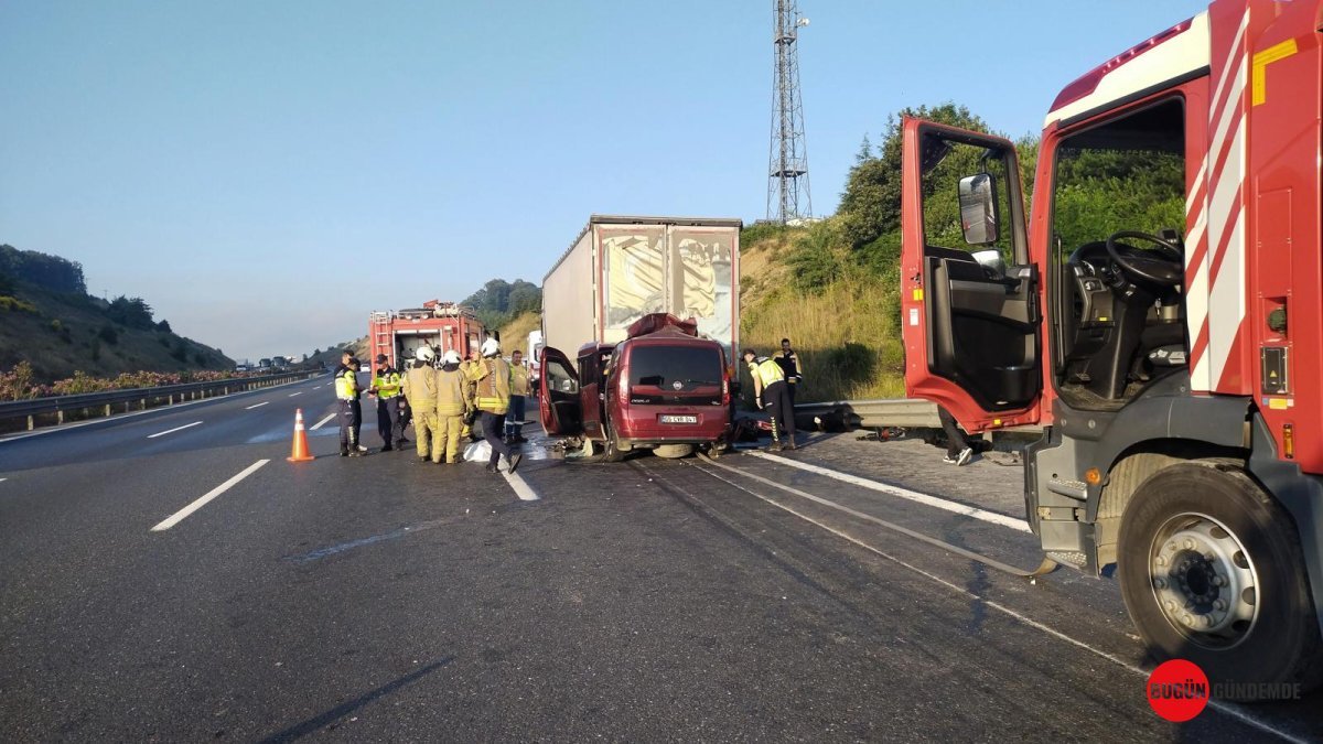 Kuzey Marmara Otoyolu'nda Kan Donduran Anlar: TIR'a Giren Araçta Bebekle Birlikte 3 Can Yitip Gitti!