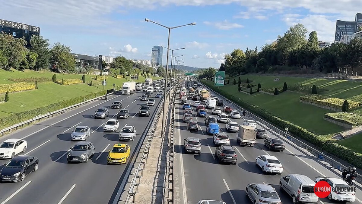 İstanbul'da Okulların Açılması Trafiği Kilitledi: Veliler Dikkat!