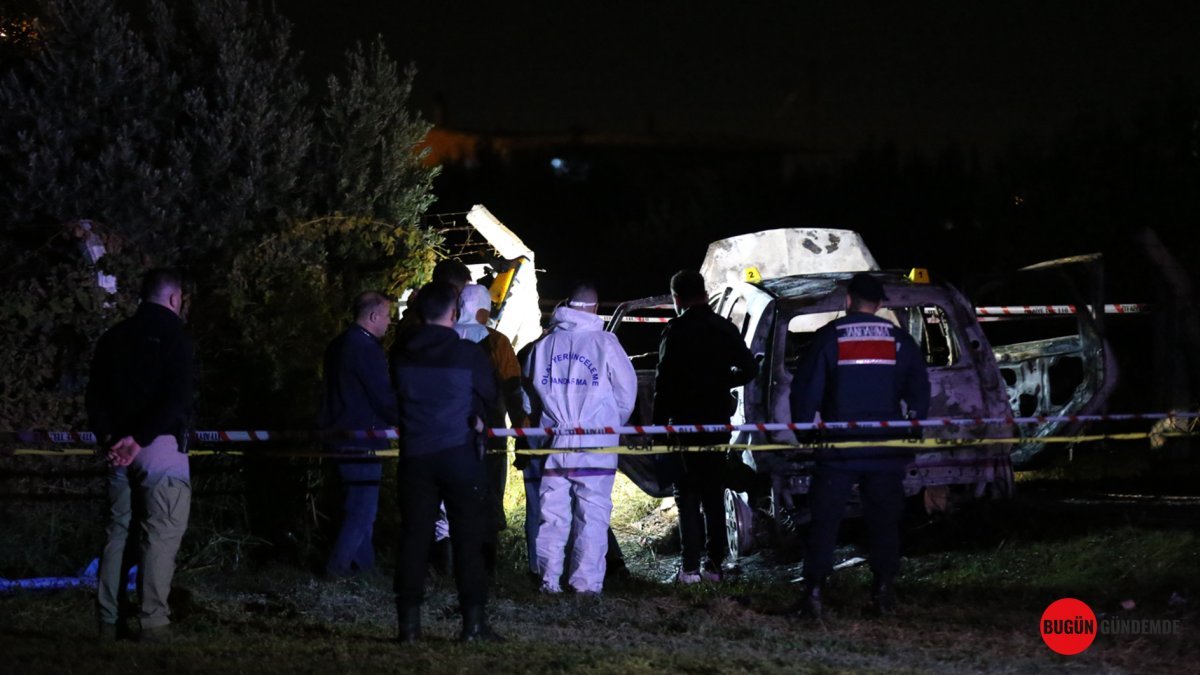 Manisa'da Karanlık Gece: Yanan Araçtan Kan Donduran Bulgu! Kimliği Meçhul Erkek Cesedi Ortaya Çıktı