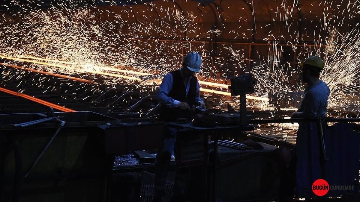 Sanayi Çarkları Hızlandı: Üretim Endeksinde 8 Aylık Rekor Kırıldı!