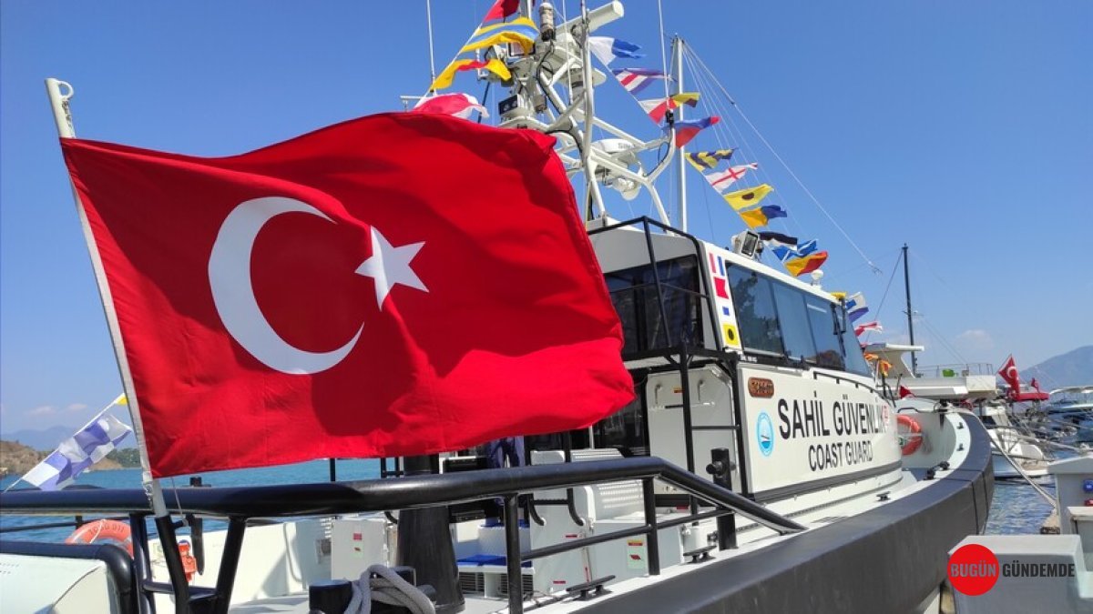 30 Ağustos'ta İstanbul Boğazı Nefes Kesecek: Deniz Kuvvetleri Tarihi Geçide İmza Atıyor!