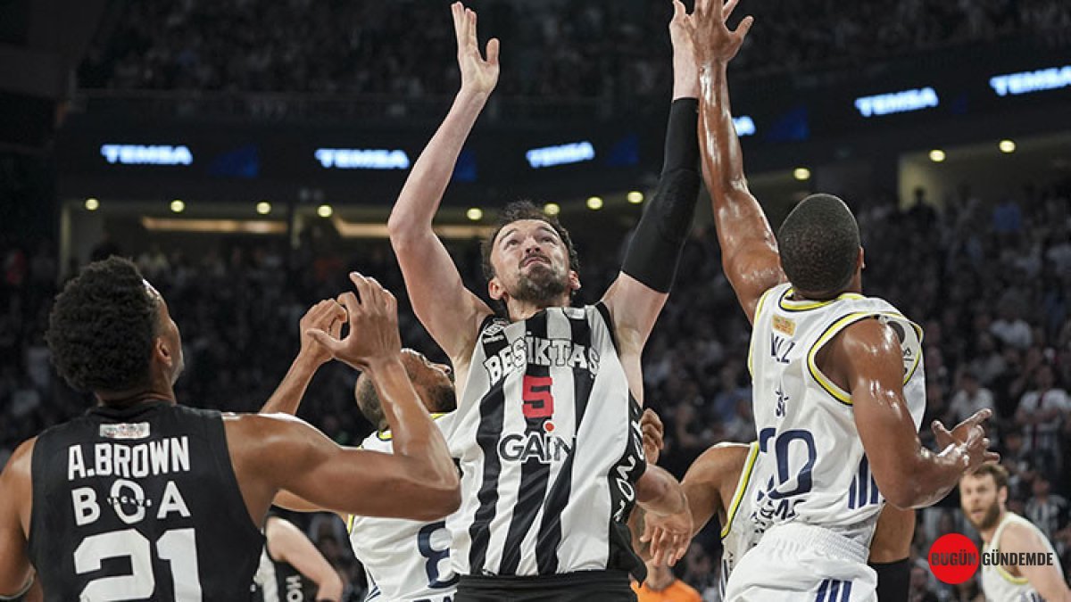 Beşiktaş'ta Dev Ayrılık! Sertaç Şanlı Siyah-Beyazlı Formaya Veda Etti: Yeni Adres Neresi Olacak?