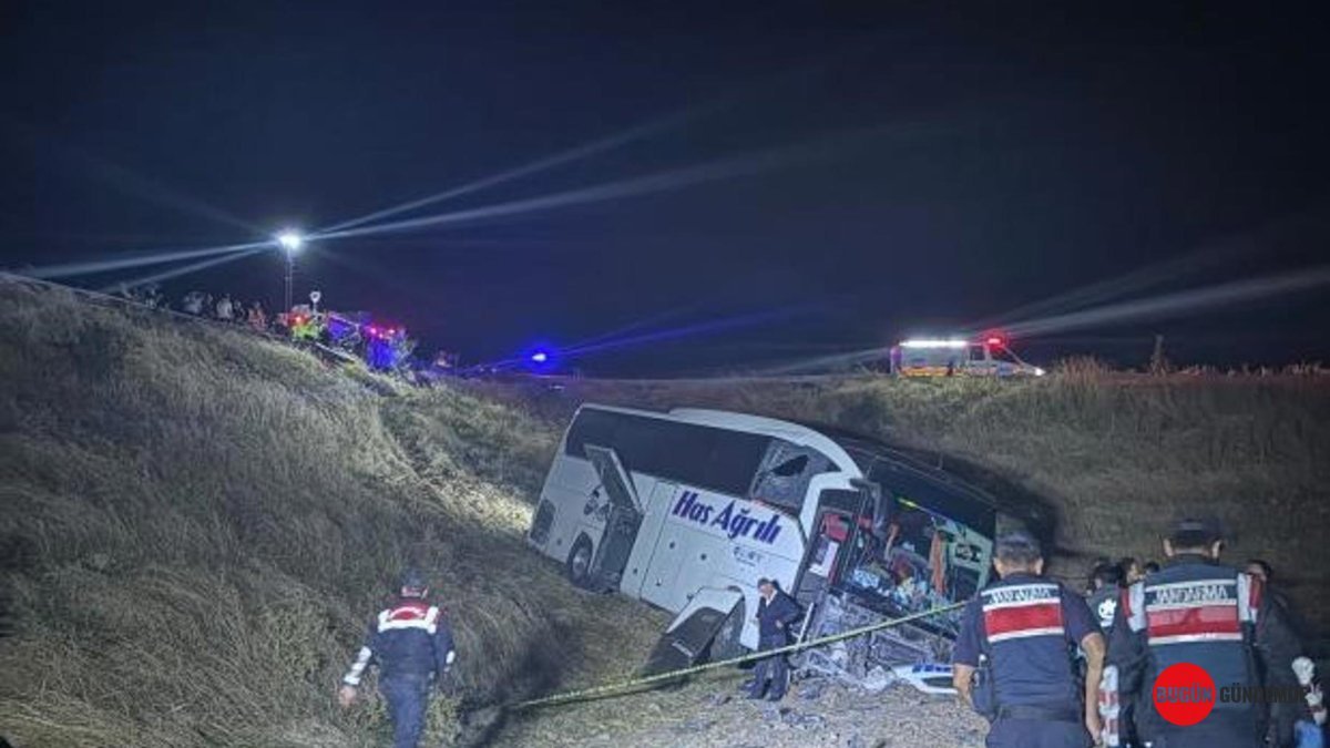Merzifon'da Kabus Gibi Kaza: Yolcu Otobüsü Şarampolde Can Pazarı! 2'si Ağır 24 Yaralı