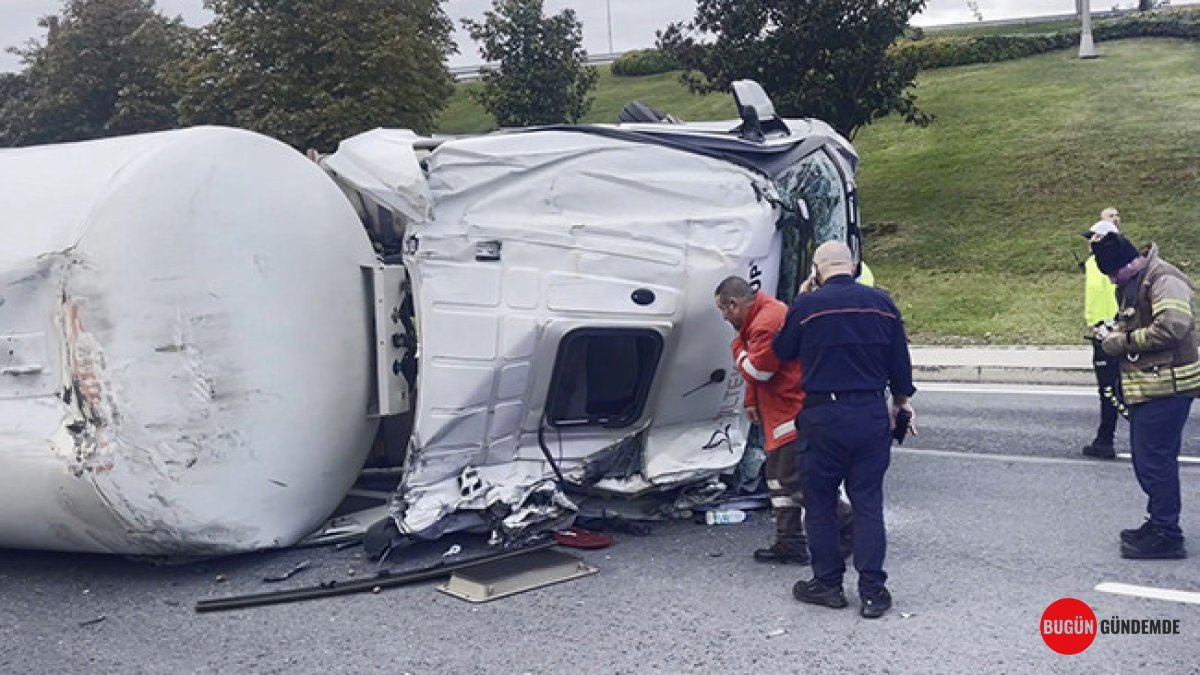 Bakırköy'de Dehşet Anları: Dolu Tanker Yola Yayıldı, Sıkı Önlemler Alındı! 1 Yaralı