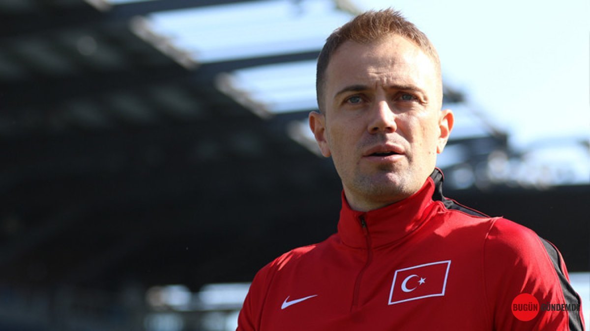 Mert Günok'tan Kritik Maç Öncesi Net Mesajlar: "Uğurcan Çakır Ne Yapacağını Bilen Bir Kaleci!" - Millilerde Paraguay Sınavı Öncesi Moral Rüzgarı