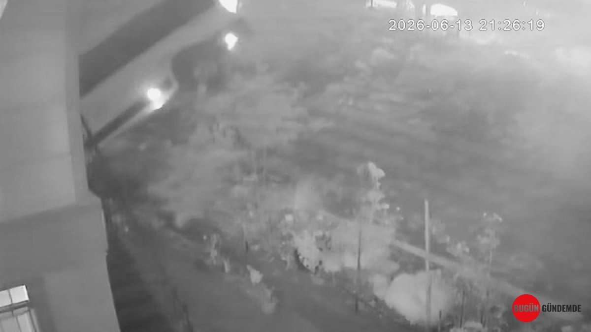 Servis Minibüsü Dehşeti! Dün Gece İstanbul'da Yaşanan Kaza Nefes Kesti: Bahçeye Uçan Araçtan Acı Haber Geldi