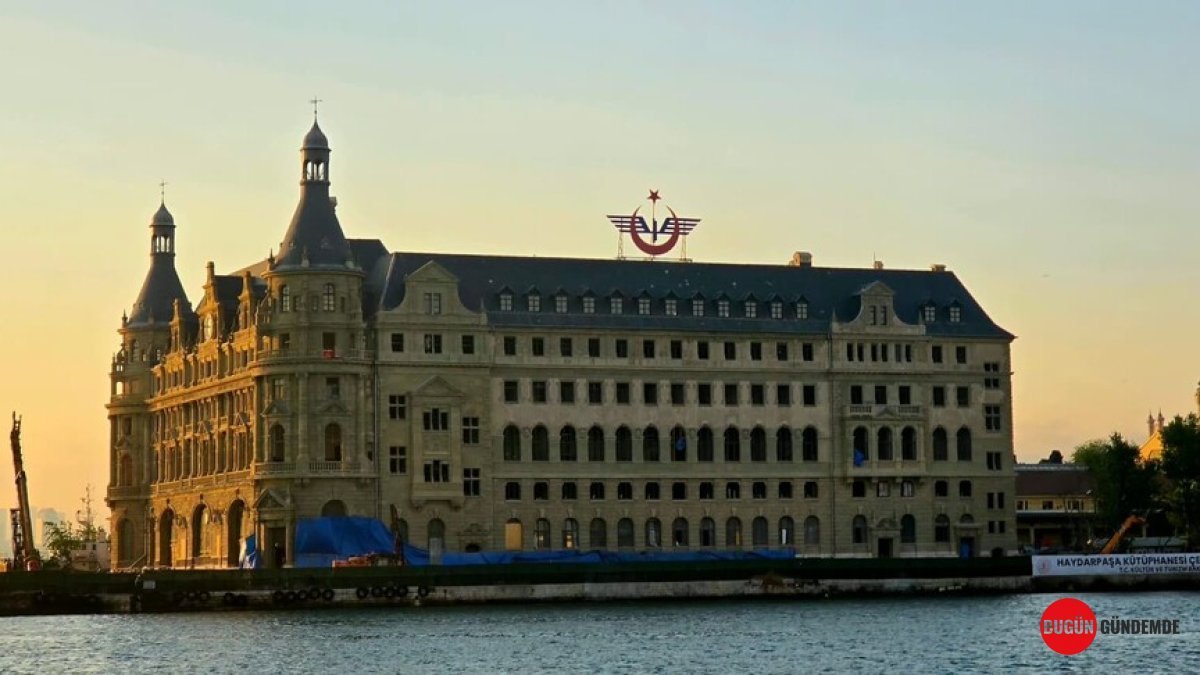 Haydarpaşa Garı'nın Cepheleri Yeniden Hayat Buldu: Tarihi Dokunun Gizemli Yolculuğu Tamamlandı!