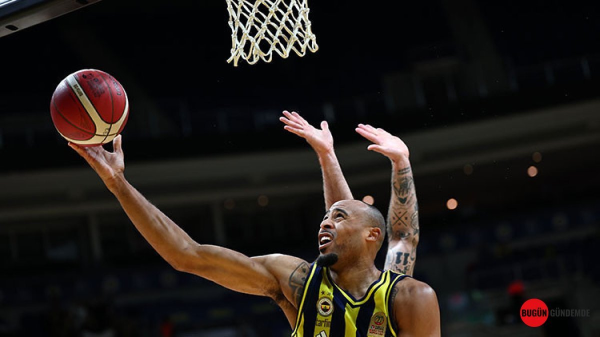 Fenerbahçe Sahne Aldı: Evinde Tarihi Darbe! Petkimspor Farkı Açtı: 82-77