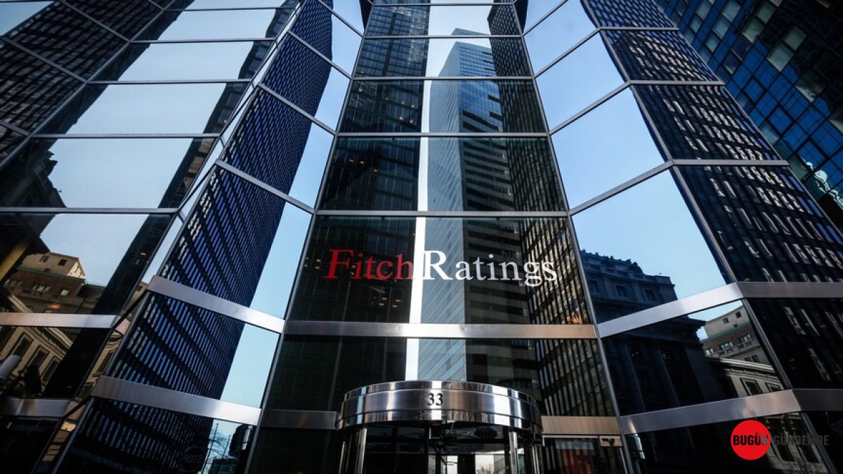 Fitch'ten Halkbank'a Dev Zıplama: Finansal Gücü 'B' Seviyesine Yükseldi! Bankacılık Sektöründe Kritik Hamle Kapıda Mı?