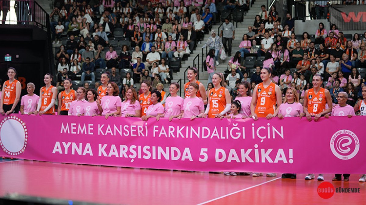 Sahada Pembe Devrim! Memorial ve Eczacıbaşı'ndan Meme Kanseri İçin Unutulmaz Hamle