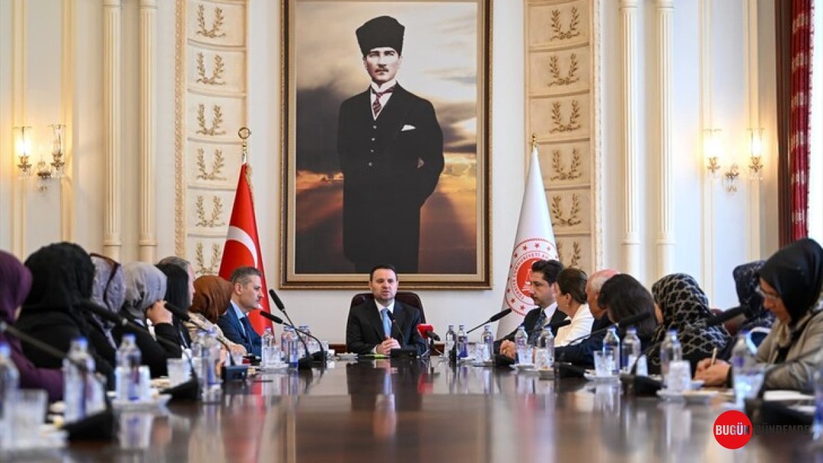 Gençleri 'Tuzak' Sarıyor: Adalet Bakanı'ndan Acil Uyarı! Uyuşturucuyla Savaşta 'Kritik' Hamleler Yolda!