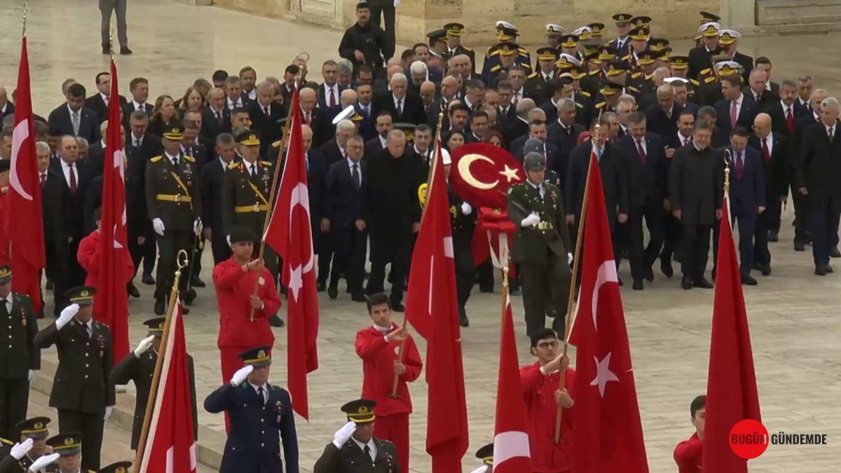 Atatürk Huzurunda Cumhuriyet'in 103. Yılı: Erdoğan'dan Tarihi Mesaj ve Milli Mücadele Vurgusu