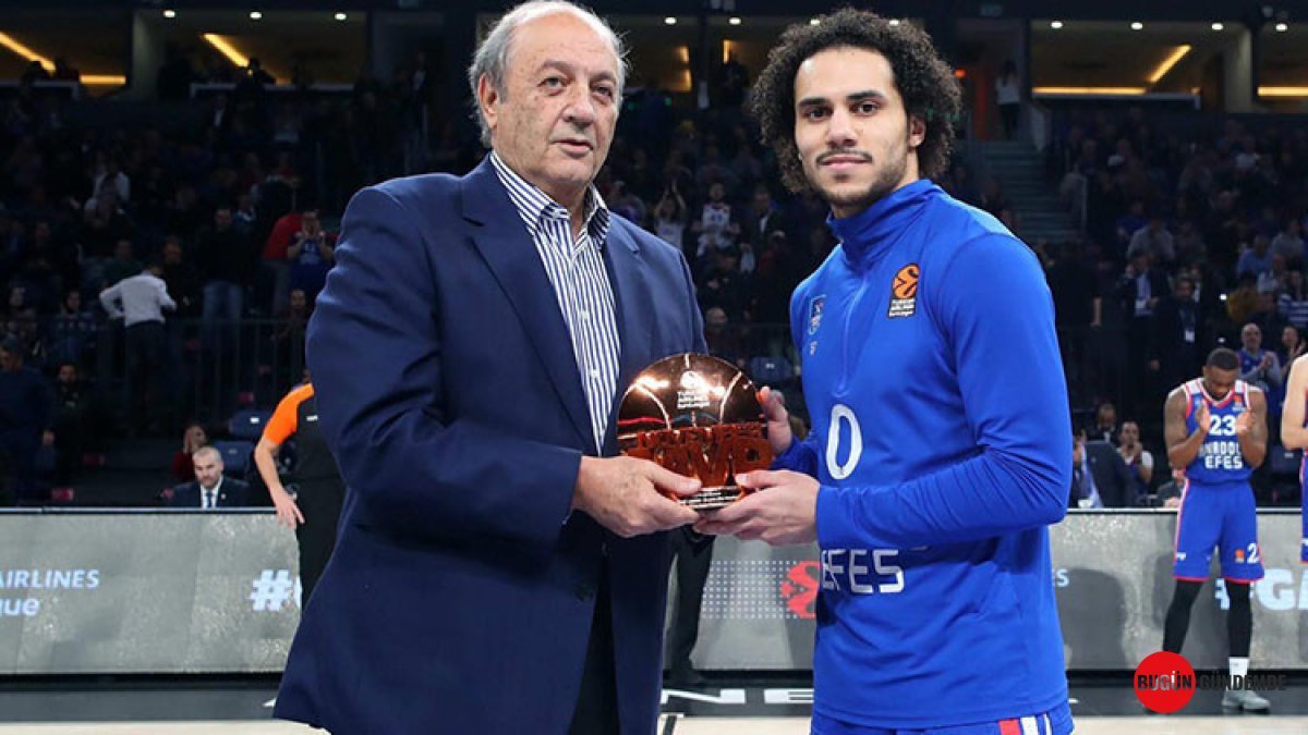 Anadolu Efes'te Şok Ayrılık! Taraftarlar Yıkıldı: 'Rakamlar Nefes Kesti'