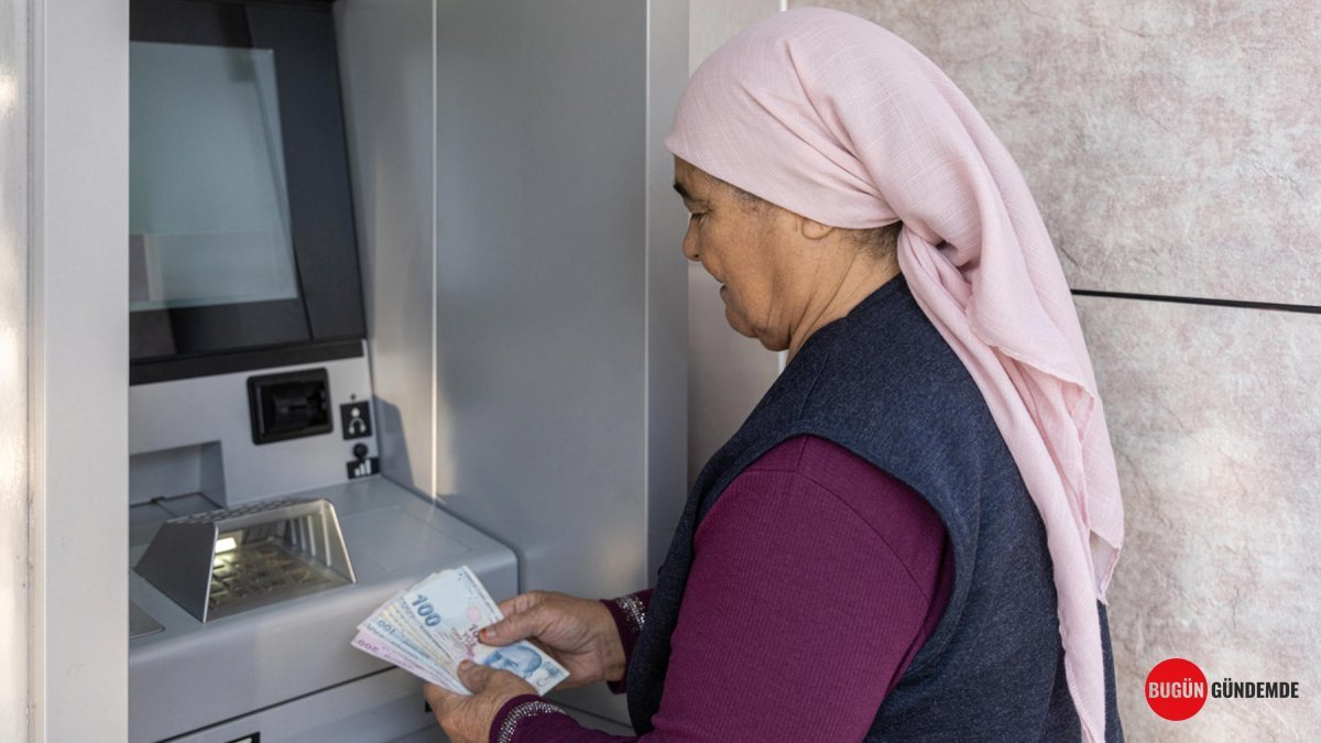 Bayram Öncesi Milyonları Sevindirecek Haber: Emekli Maaşları ve İkramiyeler Ne Zaman Hesaba Yatıyor? İşte O Tarihler!