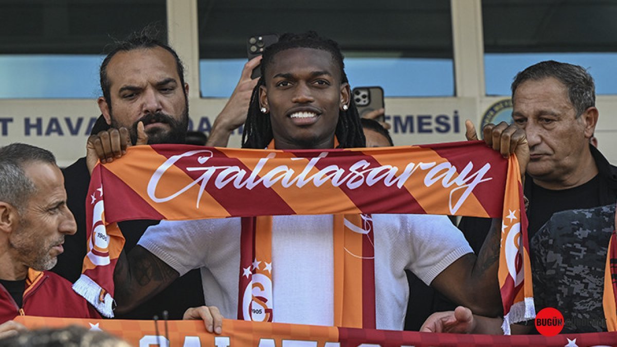 Aston Villa'yı Eliyle İten Yıldız İstanbul'da! Galatasaray'ın Yeni Gözdesi Rafael Leao Sabiha Gökçen'e İniyor!