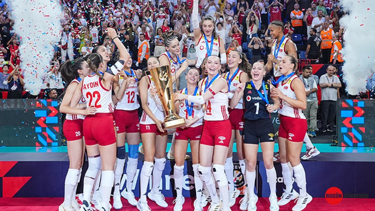 Tarihi Başarı! Filenin Sultanları 2026'yı Salladı: Kupalar, Rekorlar ve Yükselen Yıldızlar Sahneye Çıktı!