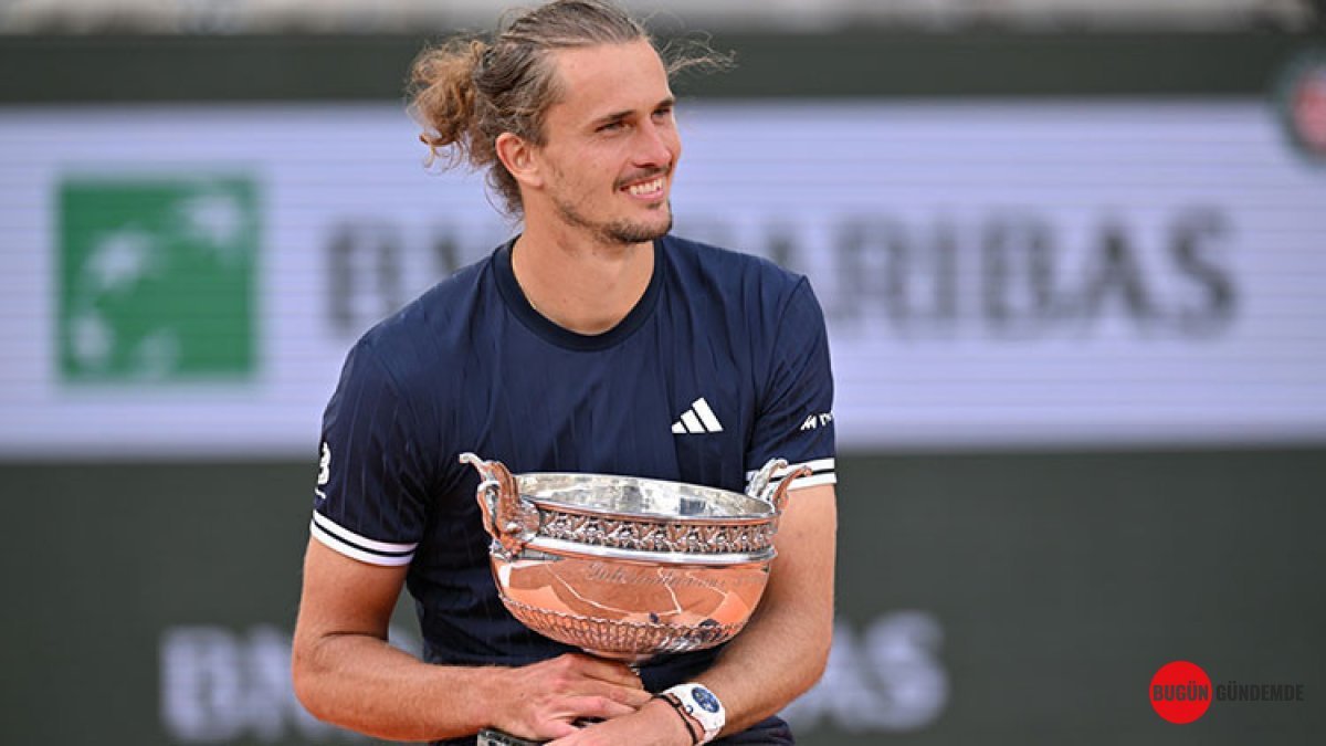 Fransa Açık'ta Tarihi An: Zverev, Kariyerinin İlk Grand Slam'ini Sahneye Taşıdı!