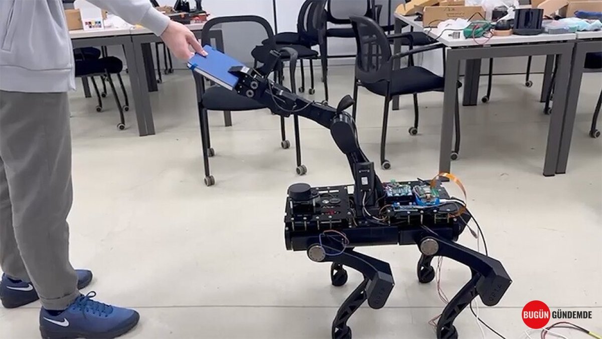 Okul Sırasında Yerli Robotlara İmza: Türk Mühendis Adayları Milli Teknolojiyle Geleceği Şekillendiriyor!