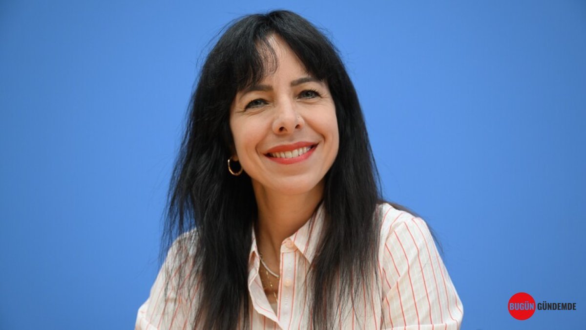Berlin'de Seçim Zaferinin Ardından Elif Eralp'ten Şaşırtıcı Açıklamalar: 'Yahudi Karşıtlığı' İddialarına Yanıt ve İsrail Eleştirisi Çerçevesi!