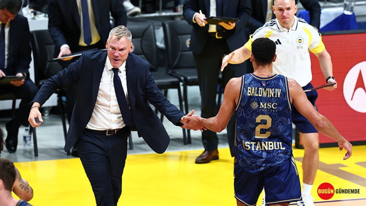 Jasikevicius'tan Fenerbahçe Galibiyeti Sonrası Kritik Analiz: 'Konsantrasyon Kaybına Rağmen Başardık!'