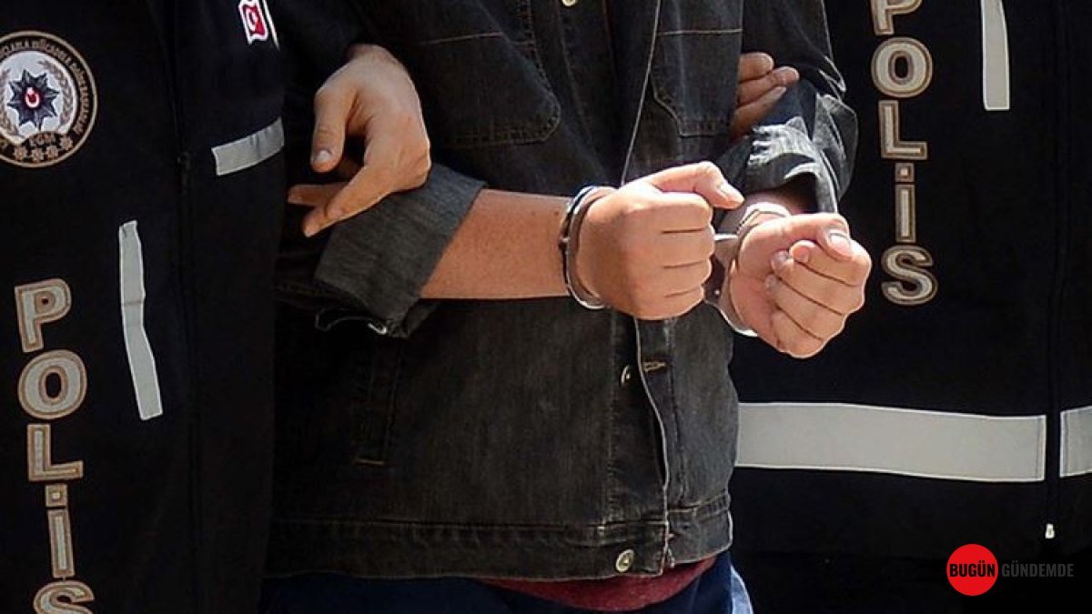 Ankara'da 'Sözde Dernek' Perdesi Altında Nefes Kesen Kumar Operasyonu: 11 Kişi Suçüstü Yakalandı, Altınlar ve Nakit Yükseldi!