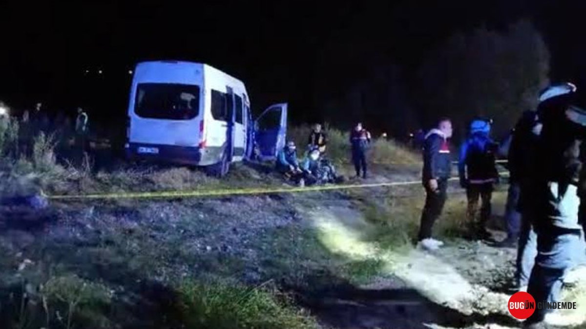 Kayseri'de Tüyler Ürpertici Zincirleme Kaza: Servisler ve İş Makinesi Çarpıştı, Can Pazarı! 1 Can Kaybı, 15 Yaralı