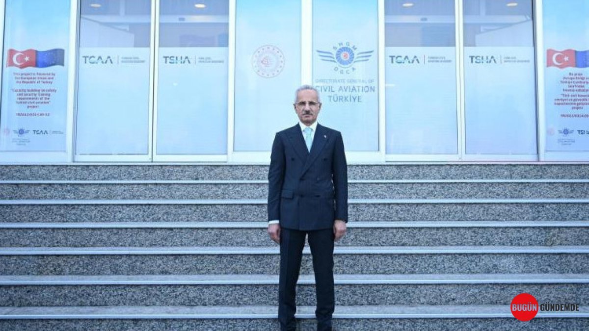 Müjde! Uraloğlu'ndan İç Hatlara 12 Yeni Uçuş Noktası Geliyor: Seyahat Devrimi Kapıda!