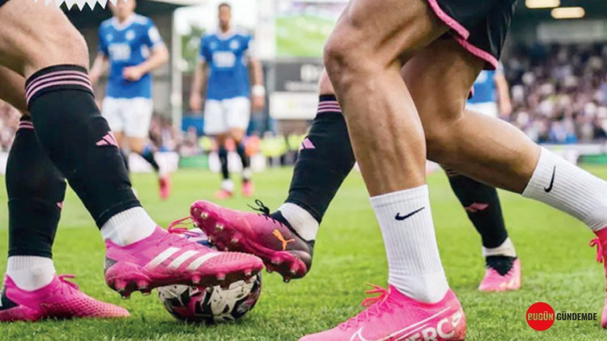 2026 Dünya Kupası Sahnesinde Fuşya ve Elektrik Pembesi Şöleni: Futbolun Renkleri Nasıl Değişti?