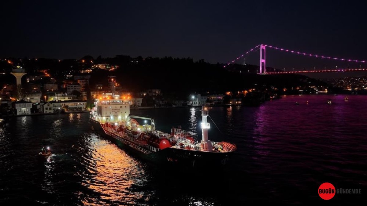 Boğaz'da Nefes Kesen Anlar! Kimyasal Tanker Kıyıya Meters kala Son Anda Durduruldu