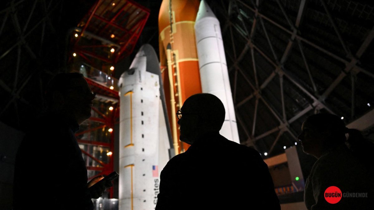 Ay'da İnsanlık Çağı Başlıyor: NASA'dan Dev Adım! Kalıcı Üs İçin Kritik Görevler Kapıda!
