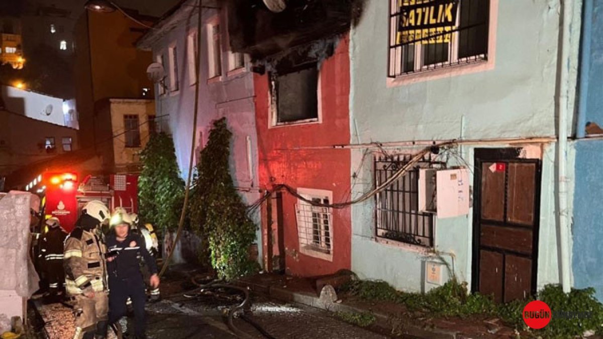 Fatih'te Dram: Alevler İçindeki Binadan Yalnız Bir Can Kurtarılamadı! İşte O Korkunç Anlar!