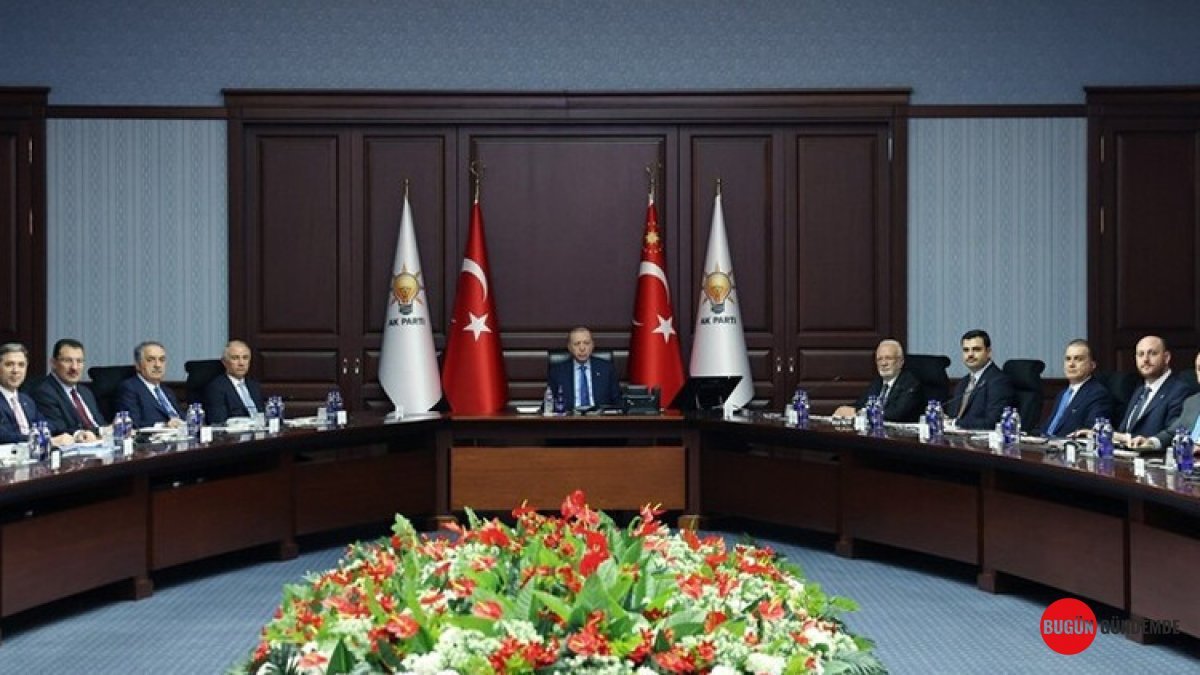 AK Parti MYK Kritik Gündemle Toplandı: Ara Seçim Sonuçları ve Yeni Stratejiler Masada!