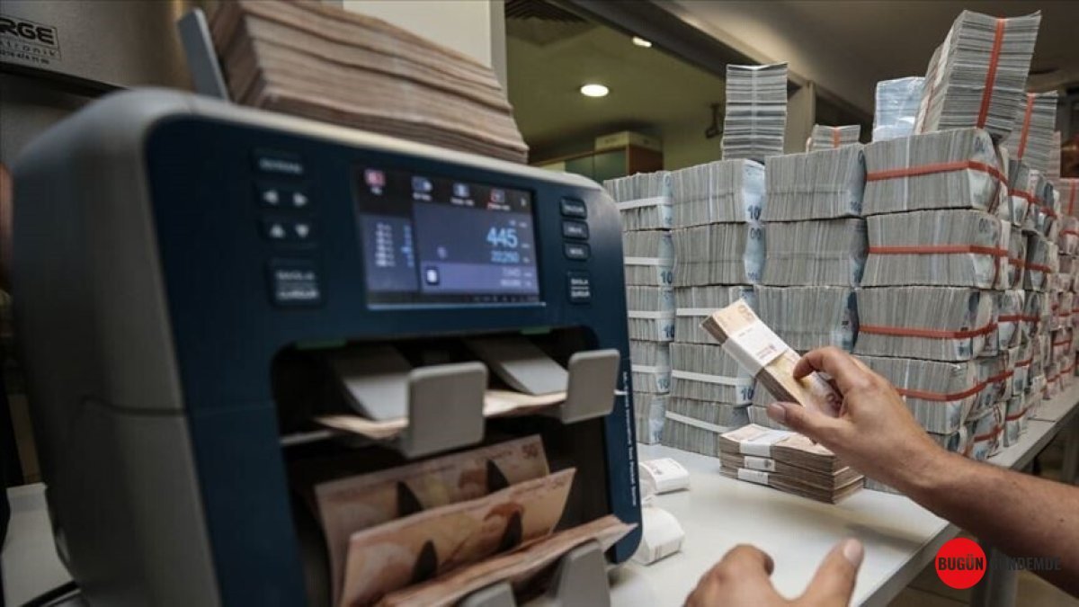 Milyarlar Akıyor: Türkiye'nin Zirve Bankaları 6 Ayda Servetine Servet Kattı! İşte O Dev Rakamlar...