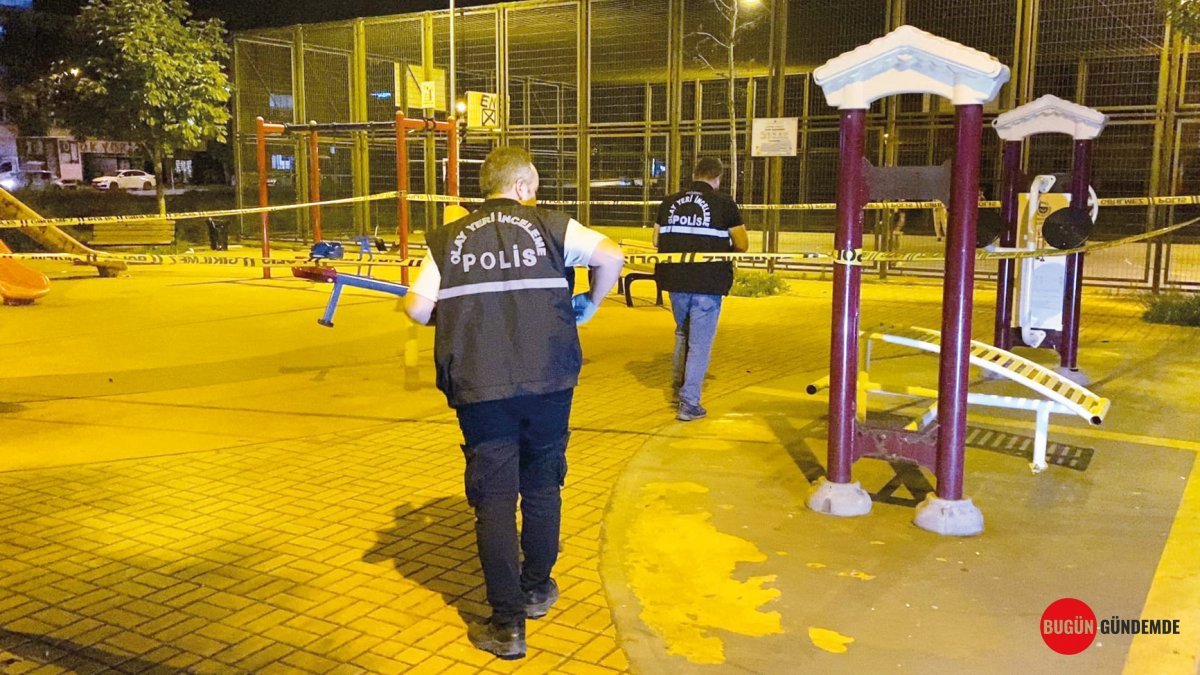 Çocuk Parkında Kanlı Hesaplaşma: Pompalı Tüfekle Dehşet Saçıldı, 10 Yaralı! Detaylar Şok Etti