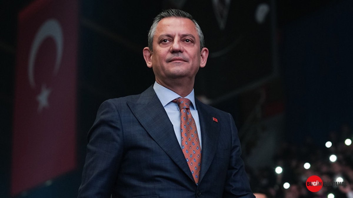 CHP'de Şok İstifalar: Özgür Özel Yeni Parti İçin Kolları Sıvadı! Parti Meclisi Çöküşte mi?