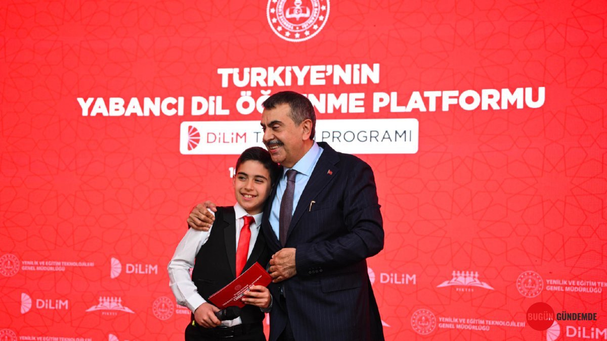MEB'den İngilizce Devrimi: Yapay Zeka Destekli 'DİLİM' Platformu Öğrencilerle Buluştu! Çevrimiçi Öğrenmede Yeni Dönem Başlıyor