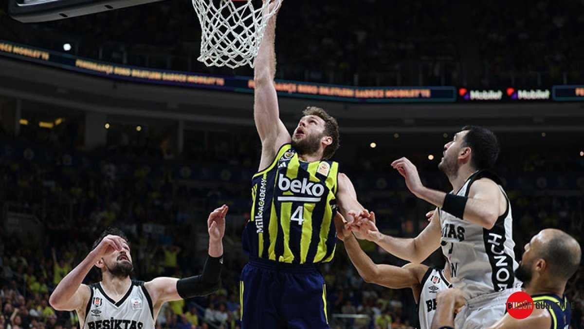 Şampiyonluk Kupası Kimin Elinde Son Bulacak? Nefes Kesen Final Serisi Devam Ediyor: Beşiktaş GAİN ve Fenerbahçe Beko Üçüncü Maçta Kozlarını Paylaşıyor!